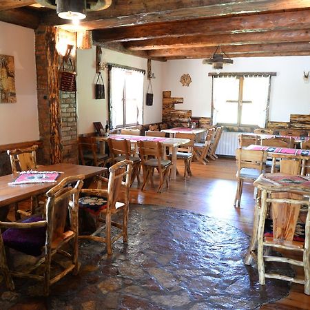 Motel Nacionalni Restoran Ognjiste Koruge Eksteriør billede