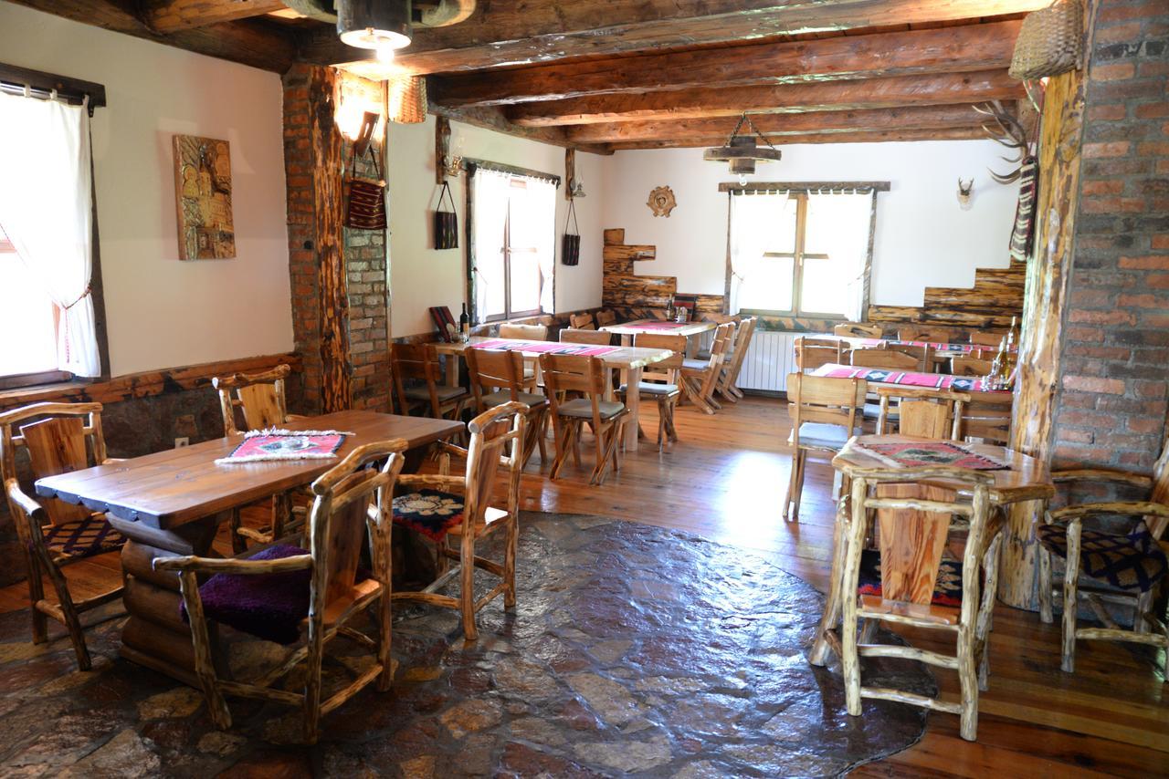 Motel Nacionalni Restoran Ognjiste Koruge Eksteriør billede